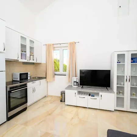 Gorgeous In With Wifi Apartamento Komarna